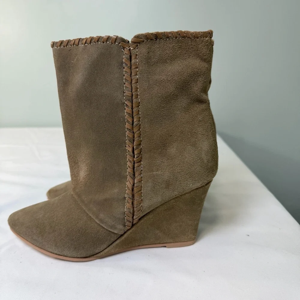Charles by Charles David Naya Size 6.5 Tan‎ Brown Suede Wedge Booties